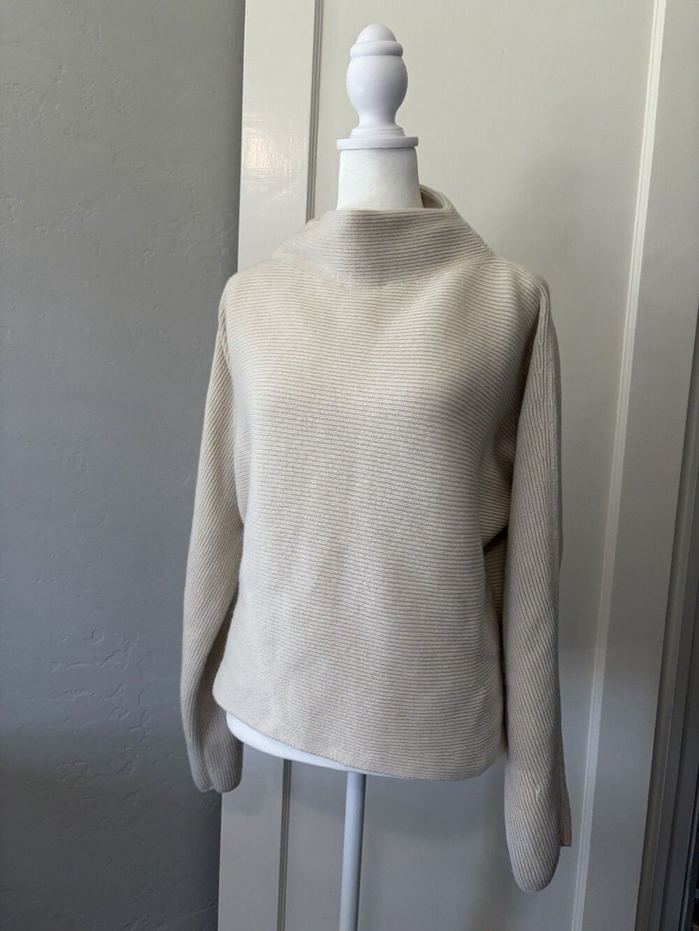 Vince Wool Cashmere Sweater Medium Cream Oatmeal Beige Mock Neck Ribbed Knit
